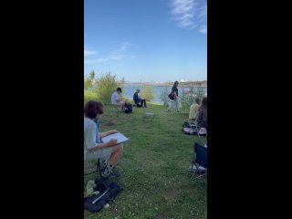 Юные художники под Кремлевской дамбой (видео)