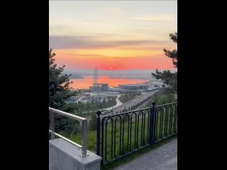 хочу на Бали, там самые красивые закаты   тем временем рандомный рассвет в Казани: (видео)