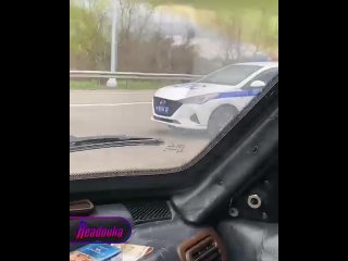 В Краснодарском крае сотрудники ГАИ требовали взятку с россиян, которые гнали «Буханку» на нужды специальной военной... (видео)