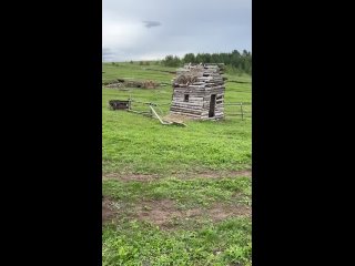 Вот такие декорации можно увидеть в Верхнем Услоне (видео)