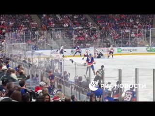 Начался матч между "Вашингтон Кэпиталз" и "Нью-Йорк Айлендерс". Овечкин с командой вышли на лед под ликование... (видео)