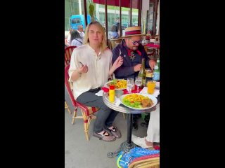 Племянник "рыжего Иванушки" Сергей Григорьев-Апполонов в Парижах обедает с экс-ведущим шоу "Модный приговор"... (видео)