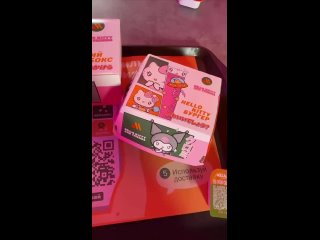 🎀 В ресторане «Вкусно — и точка» можно купить бургеры с Hello Kitty.  Теперь в меню можно найти розовый бургер,... (видео)