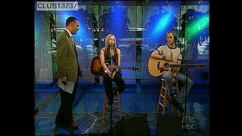 Avril Lavigne Dont Tell Me ( Live Today Show