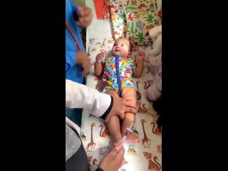 Отличный врач! Самое важное — переключить внимание 😊 (видео)