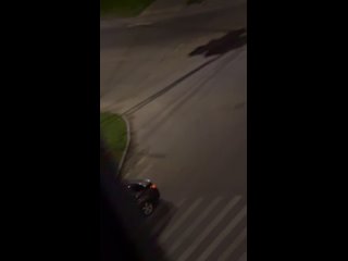Кирпич на крышу и пусть гадают с какого этажа прилетел😂😂😂 - Владимир Казначеев