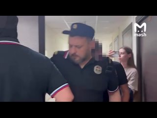 Полицейского из Белгорода, обвиняемого в получении взяток по делу тг-канала Baza, арестовали до 20 сентября. Его... (видео)