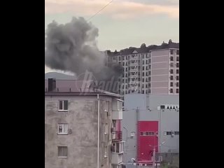 Момент атаки украинского БПЛА по многоэтажке в Новороссийске — пострадали 2 взрослых и 2 детей   Этой ночью враг... (видео)