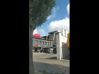 🔥 В КИЕВЕ ГОРЯТ ВОЕННЫЕ ПРЕДПРИЯТИЯ    По Киеву зафиксировано более 15 прямых попаданий по конкретным объектам,... (видео)