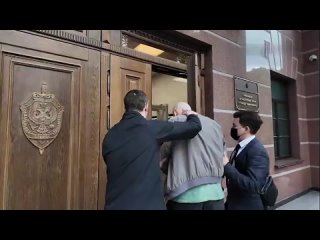 🚨 В Крыму задержан агент украинских спецслужб изготовивший мощную бомбу — ФСБ   В Феодосии задержании жителя, который... (видео)