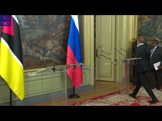 #Прямосейчас Лавров и глава МИД Мозамбика проводят пресс-конференцию.  Видео: ТАСС/Ruptly (видео)
