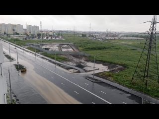 Жёлтая река образовалась по улице Витебского в Заозерном (видео)