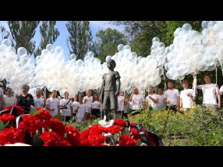 🕊 В Донецке почтили память погибших детей Донбасса    Ангелы Донбасса: тысяча белых шаров взлетела в донецкое небо в... (видео)
