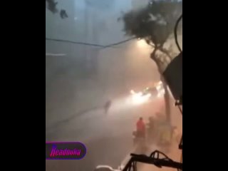 Крышесносный (в прямом смысле этого слова) тайфун обрушился на Китай — урагану дали наивысший уровень опасности   ... (видео)