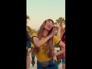 Дождались чего не ждали. Екатерина Варнава запела🎤  Экс-участница Comedy Woman представила в Ереване совместную с... (видео)