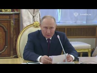 Владимир Путин проводит встречу с председателем КНР Си Цзиньпином в Кремле. Главные заявления:   — Путин поблагодарил... (видео)