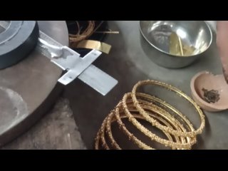 Что такое золотые браслеты бенглы?