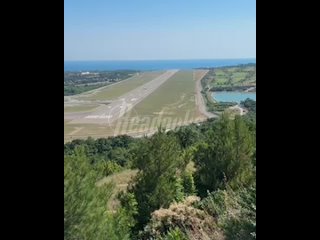 В аэропорт Геленджика прилетел первый за 3 года самолет из Шереметьево    Аэропорт в Геленджике принял первый,... (видео)