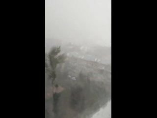 🌧️ После жары Казань накрыл сильный ливень (видео)