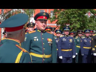 Заместитель Министра обороны Российской Федерации генерал-полковник Андрей Булыга поздравил выпускников высших военных... (видео)