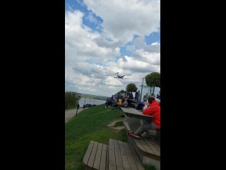 Круто,, я каждый вечер смотрю на самолёты, стоя в пробке на Петряевке!! - Дмитрий Рожков