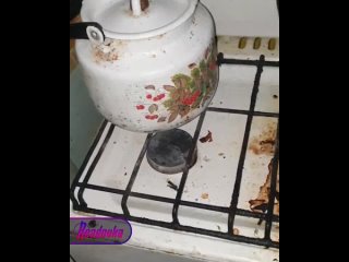 В попытке приготовить закуску к выпивке алкаш чуть не спалил квартиру — и заодно перепугал соседей    В Омске мужчина... (видео)