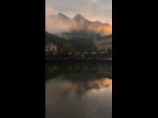 🍂 Прекрасный осенний закат на Розе Хутор.  📷: funsochi (видео)