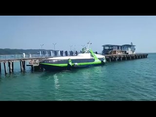 Выполнен первый регулярный рейс кометы на подводных крыльях из Сочи в Сухум и обратно    Судно отправилось из Сочи с... (видео)