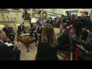 🇺🇸🇨🇦Трамп снова позвал Канаду стать 51-м штатом США  В этот раз американский президент сделал это прямо на встрече... (видео)