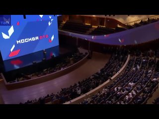 #Прямосейчас Владимир Путин поздравляет москвичей с Днём города.  Видео: ТАСС/Ruptly (видео)