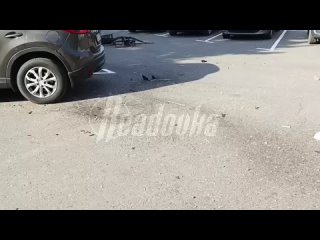 Обломок БПЛА упал на парковку в одном из городов Подмосковья    Об этом сообщают местные жители. О пострадавших... (видео)