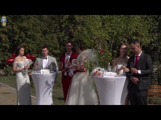 🌹 Донецк – город миллиона роз и любви.    15 семейных пар отметили День города, участвуя в «Свадебном шествии».    В... (видео)