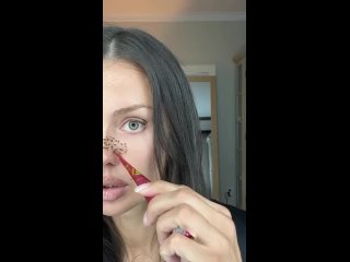 Боня себе веснушки хной нарисовала  "Мне кажется, что очень натурально выглядит", - считает выпускница Дома-2  Красота? (видео)