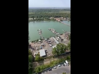 Из жилого комплекса «Красный Аксай» в Ростове-на-Дону продолжаются сбросы канализационных стоков в реку Дон.    По... (видео)