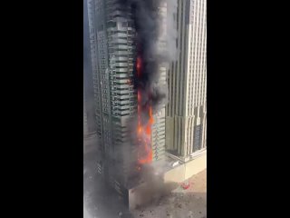 🔥 В Дубае пожар охватил 67-этажный небоскреб    Вечером 13 июня загорелась башня Tiger Tower (Marina Pinnacle) в... (видео)