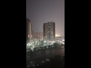 В Дубне молния лупанула прямо в подстанцию.  Ночью весь район внезапно оказался без света — электричество отключилось... (видео)