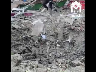 ВСУ ударили по центру Донецка минимум двумя ракетами РСЗО. Несколько мирных жителей пострадали. Об этом пишет Mash на... (видео)