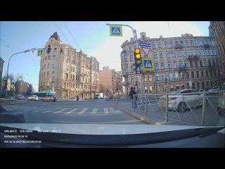 Не ДТП но почти... 03.04.2025 в 8 ч 34 мин на перекрёстке Съезжинской ул. и Б. Пушкарской водитель на автомобиле lifan... (видео)