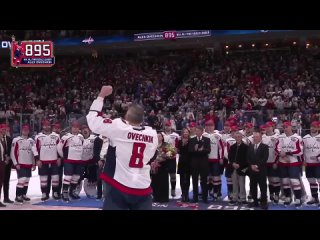 Александр Овечкин установил новый рекорд НХЛ по голам в регулярных чемпионатах, обойдя легендарного Уэйна Гретцки    В... (видео)