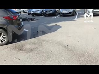 Обломки ВСУшного беспилотника упали на парковку в подмосковном Ногинске. Со слов очевидцев, работает ПВО.  ПВО отразила... (видео)