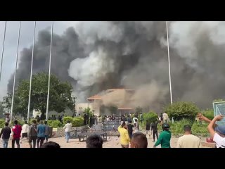 "Не у нас"  ❗️ В Непале молодежь устроила революцию в стране из-за запрета соцсетей: премьер ушел в отставку, а... (видео)