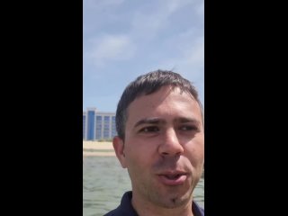 В Анапе туристы купаются среди скоплений мазута.  На территории Анапы временно закрыты все общественные пляжи.   Теперь... (видео)