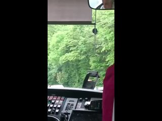 🚘 Экстремальный заезд устроил водитель автобуса № 161 в Сочи.  Пассажиры автобуса Лазаревское — Наджиго боятся ездить... (видео)