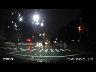 Спешил куда то, "успел"... Перекрёсток Боткинской и Академика Лебедева. (видео)