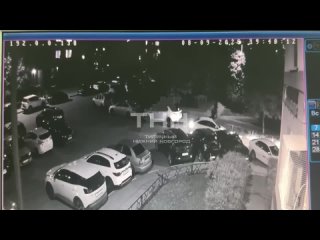 В «Цветах» машина сбила ребенка на самокате.  Самое печальное, что водитель просто глянул, что пострадавший жив и... (видео)