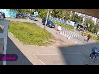 Водители Подмосковья массово предупреждают друг друга о цыганских детях, бросающихся под колеса. Осторожно, жестокое... (видео)