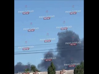 🔥 Черный густой дым поднимается над Павлоградом   В Павлограде после удара ОТРК «Искандер» поднимается огромный столб... (видео)