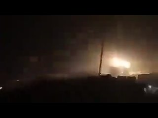 ❗ Первые кадры ракетной атаки Индии по объектам на территории Пакистана публикуют в соцсетях.    Главное:    🔻... (видео)