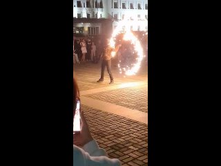 Феерическое фаер-шоу на площадке театра Камала😃 (видео)