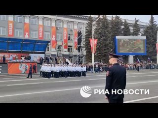 Марш в честь 80-й годовщины Победы в Великой Отечественной войне прошел в Кемерово на площади Советов. Его открыл... (видео)